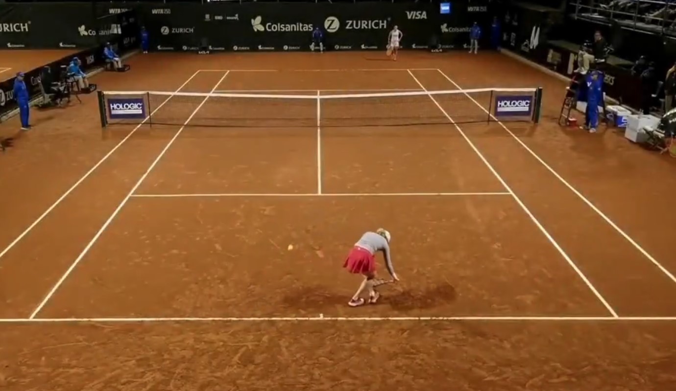 Βίντεο: Η Βρετανίδα Φραν Τζόουνς κατέρρευσε κατά τη διάρκεια ενός αγώνα τένις