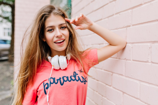 Γυναίκα εξομολογείται πως οι ανάγκες της δεν ικανοποιούνται στη σχέση της - "κουμάντο κάνει η κόρη του, εγώ είμαι ο τελευταίος τροχός της αμάξης" . Φωτογραφία: Freepik