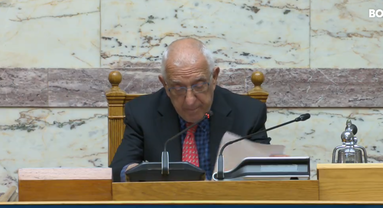 ΑΠΕΥΘΕΙΑΣ- Στη Βουλή η δικογραφία για τα Τέμπη