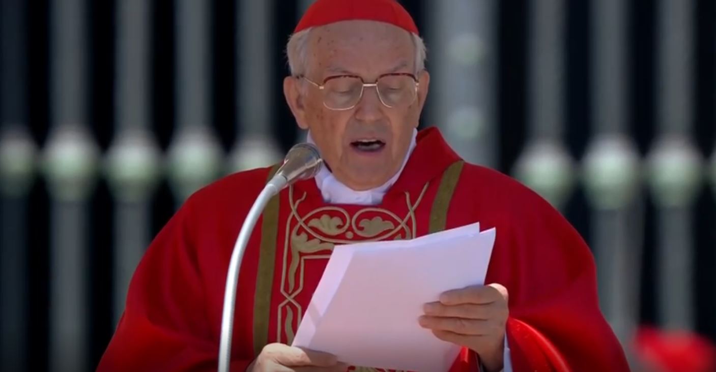 Βατικανό: «Ο Πάπας Φραγκίσκος στάθηκε πάντα στο πλευρό των ασθενέστερων και εργάστηκε για την ειρήνη» είπε ο καρδινάλιος Τζοβάνι Μπατίστα Ρε  