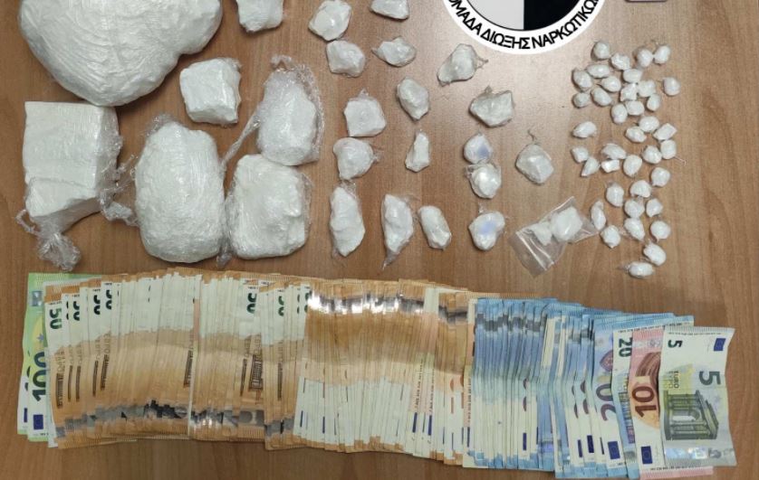 Θεσσαλονίκη: Συνελήφθη αλλοδαπός που είχε σε «καβάτζα» πάνω από 1,6 κιλά κοκαΐνης – ΦΩΤΟ