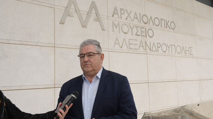 Επίσκεψη Κουτσούμπα στο Αρχαιολογικό Μουσείο Αλεξανδρούπολης: Να σταματήσει αμέσως η απαράδεκτη δίωξη εργαζομένου