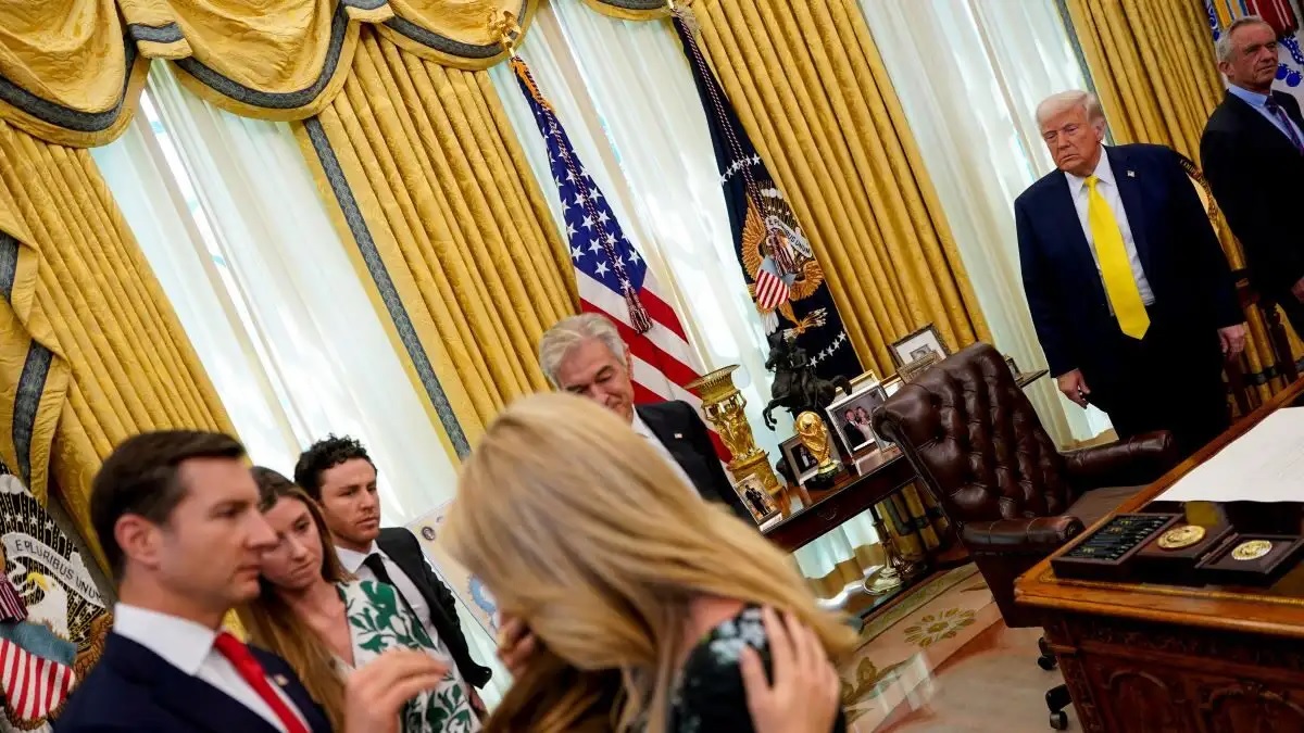 Αναστάτωση στον Λευκό Οίκο -Λιποθύμησε κοριτσάκι ενώ μιλούσε ο Ντόναλντ Τραμπ – ΒΙΝΤΕΟ