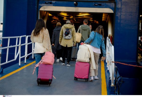 λιμάνι Πειραιάς έξοδος εκδρομέων