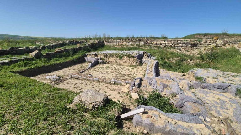 Υπό εξέλιξη ανασκαφές στον αρχαιότερο γνωστό θρακικό οικισμό στη Ραιδεστό. Ο Ναός της Ήρας και ο Ιερός χώρος του θεού της Υγείας. Φωτογραφία: ΙΗΑ