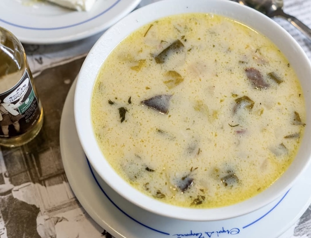 Μαγειρίτσα… sold out στη Θεσσαλονίκη – Λίστες αναμονής και πακέτα μέχρι και στο εξωτερικό