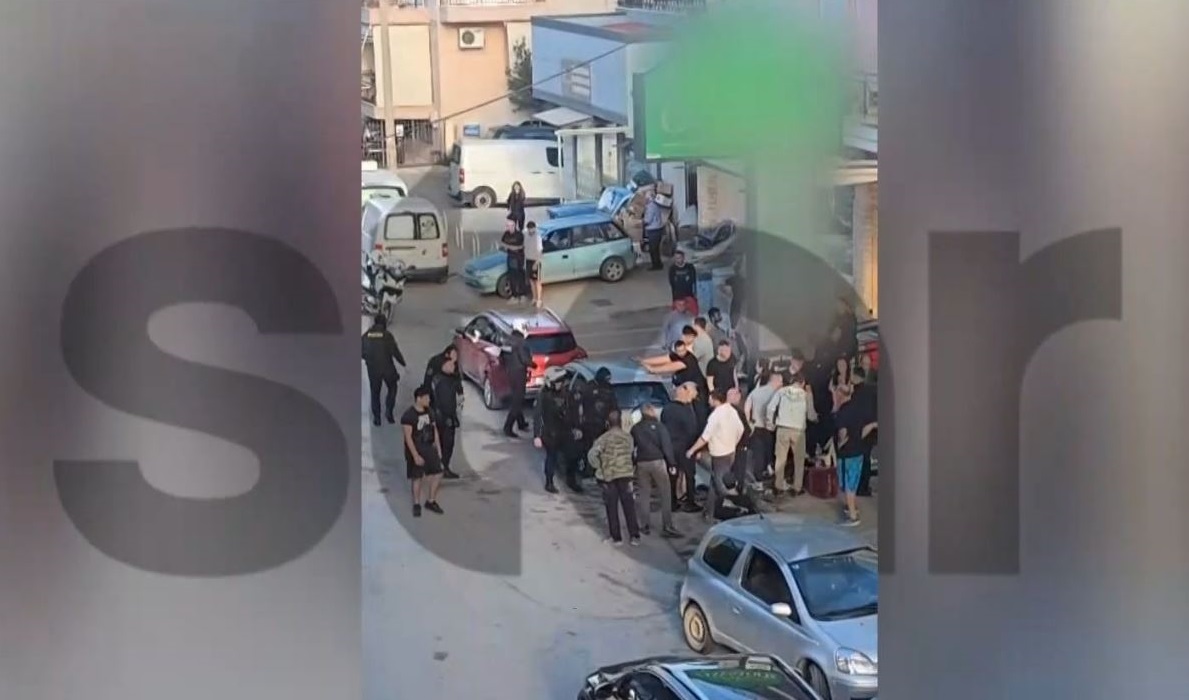 Μενίδι: Ο 25χρονος είχε επιτεθεί και σε άλλους πριν την επίθεση στους δύο καταστηματάρχες – Βίντεο ντοκουμέντο