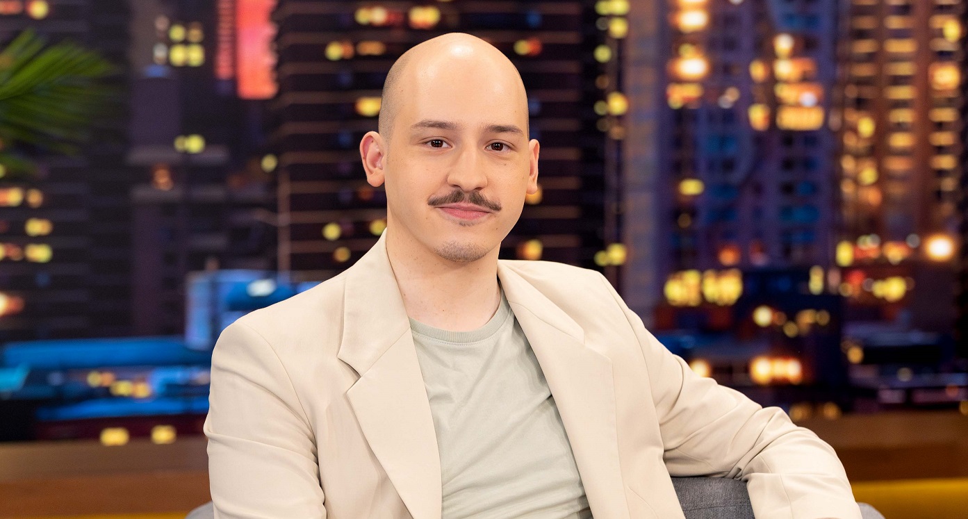 Φίλιππος Μπεκιάρης για τον «Εκατομμυριούχο»: «Όταν κέρδισα τα 100.000 ευρώ τηλεφώνησα στην μητέρα μου» – Πώς μεταφράζεται η ονομασία του Χονγκ Κονγκ