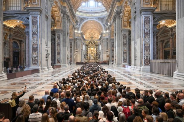 Πάπας Φραγκίσκος προσκύνημα Βασιλική Αγίου Πέτρου