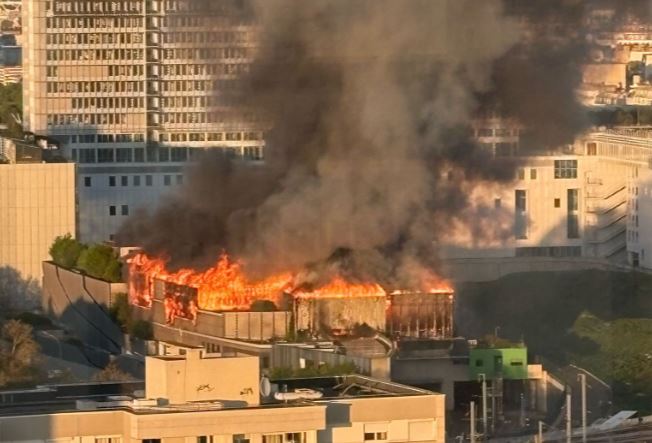 Συναγερμός στην Γαλλία: Μεγάλη φωτιά στο Παρίσι – ΒΙΝΤΕΟ