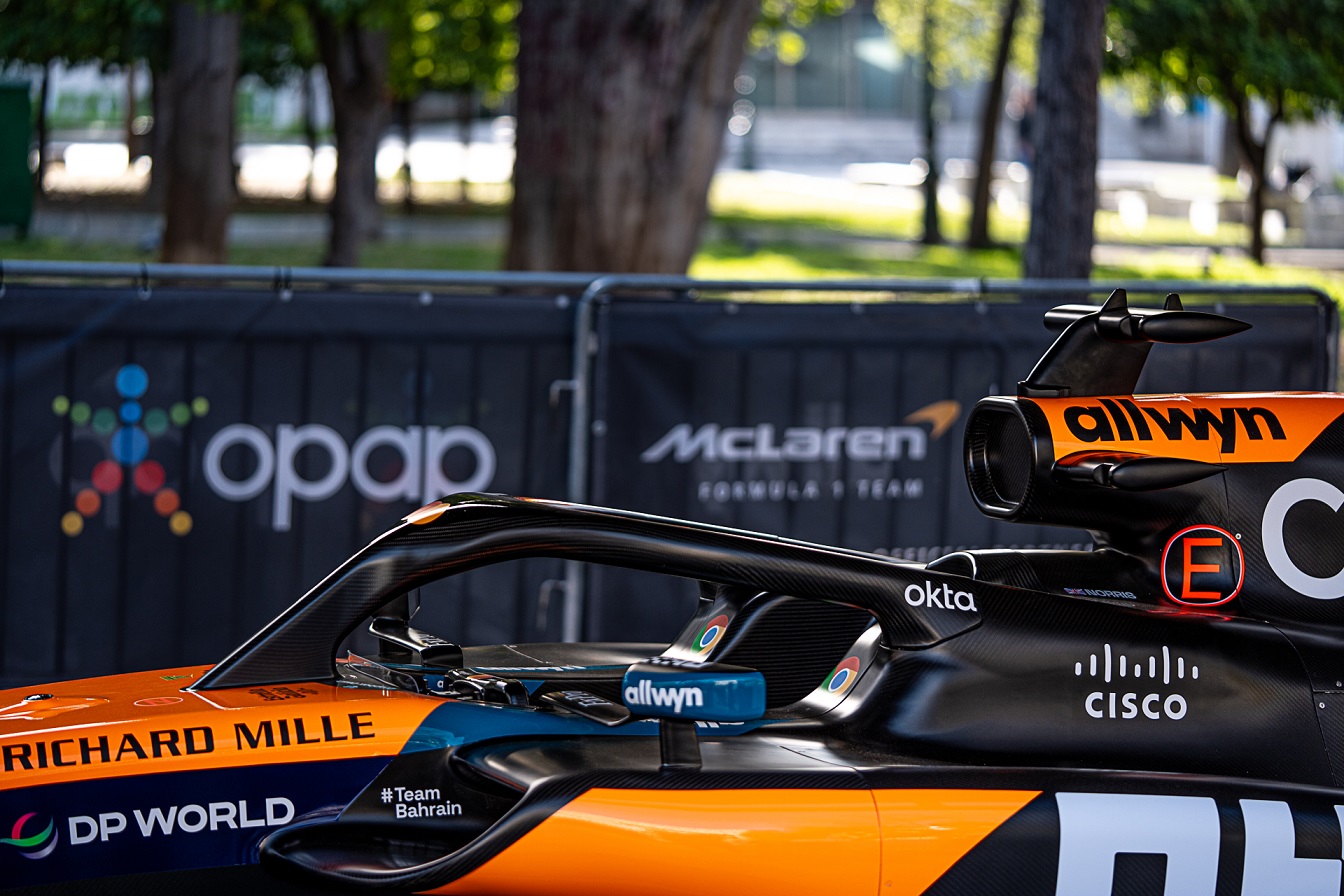 Δύο ημέρες με την McLaren σε OPAP Arena και Σύνταγμα – Όλες οι αντιδράσεις που προκάλεσε το μονοθέσιο σε ένα βίντεο