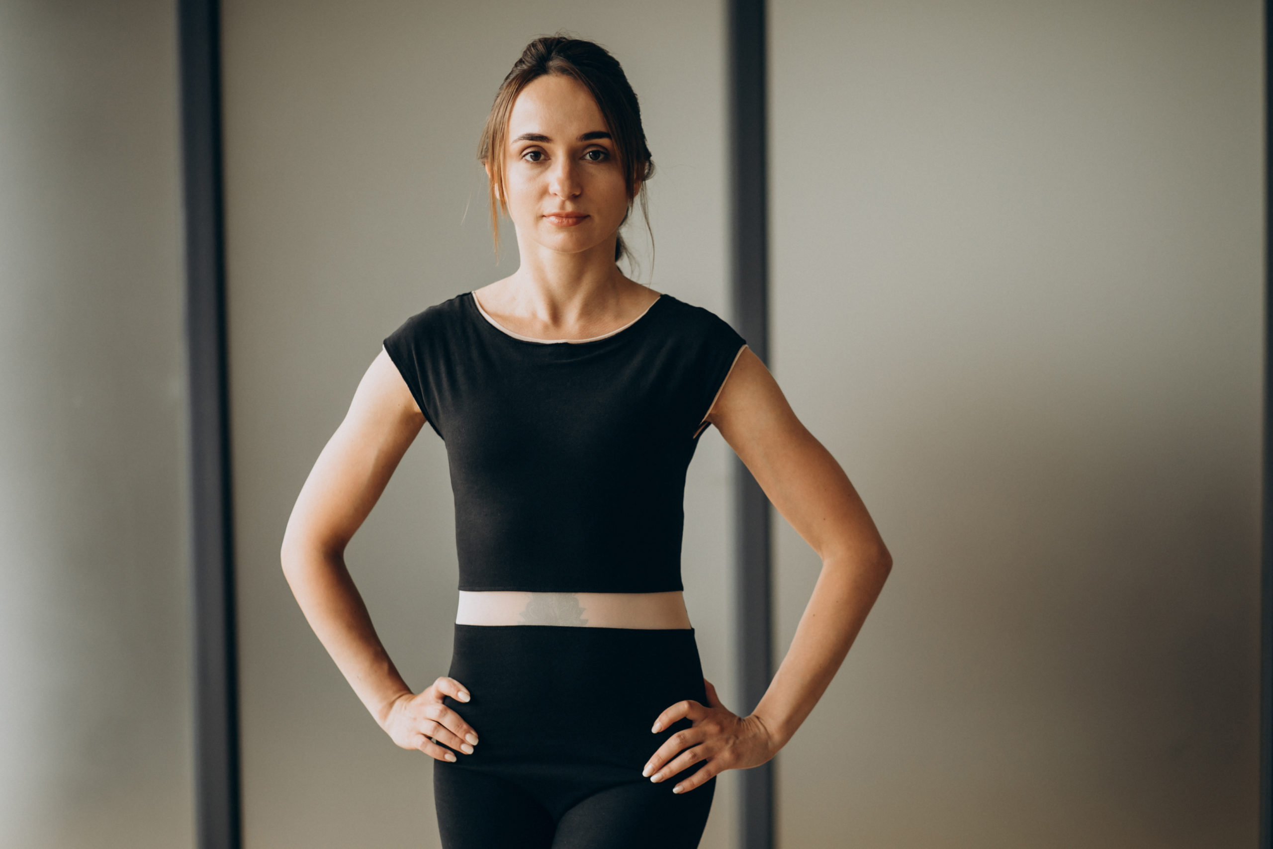 «Σταμάτησα να γυμνάζω μόνο τους κοιλιακούς μου και απέκτησα πιο δυνατό κορμό» - Γυναίκα αποκαλύπτει πώς ξεπέρασε τους πόνους στην πλάτη ενδυναμώνοντας το σώμα της