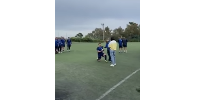 ποδοσφαιριστής- πρόταση γάμου