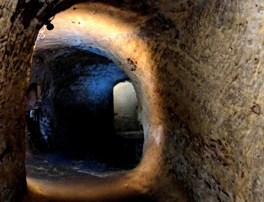 Έκαναν οδικά έργα και βρήκαν τυχαία σπήλαια του 9ου αιώνα - Η κρυμμένη υπόγεια πόλη αποκαλύπτεται