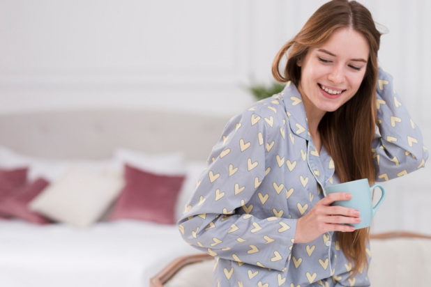 Ύπνος: Το Νο1 πράγμα που μπορείτε να κάνετε μόλις ξυπνάτε το πρωί για να έχετε μια καλύτερη μέρα