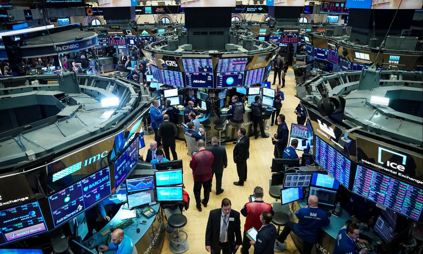 Δασμοί Τραμπ: «Μαύρη» Παρασκευή σε Wall Street και ευρωπαϊκά χρηματιστήρια – Πέφτει το πετρέλαιο