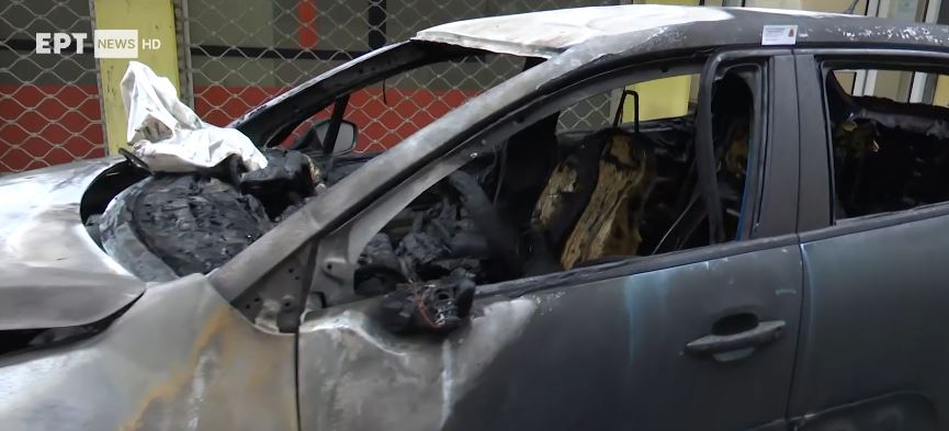 Καμένα αυτοκίνητα στην Θεσσαλονίκη