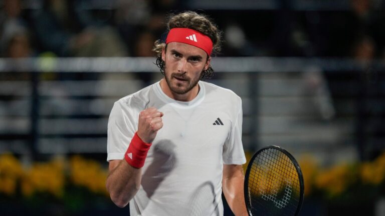 Στέφανος Τσιτσιπάς: Άνετη πρόκριση στην πρεμιέρα του στο τουρνουά της Βαρκελώνης