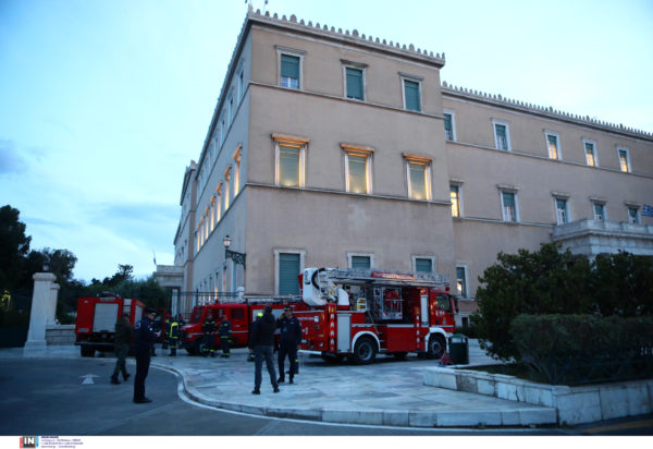 Μήνυμα στη Βουλή για βόμβα