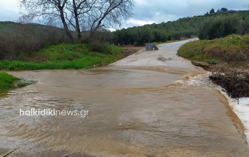 Κακοκαιρία: Χαλάζι και κλειστοί δρόμοι στην Χαλκιδική – Σε επιφυλακή οι υπηρεσίες της Κ. Μακεδονίας