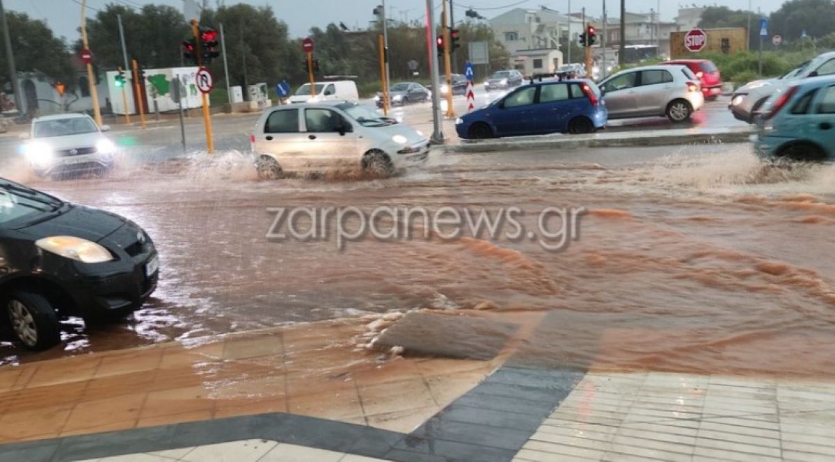 Κακοκαιρία – Χανιά: Τρεις απεγκλωβισμοί οδηγών από τα οχήματα τους – Πλημμύρισαν δρόμοι 