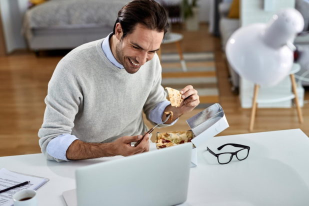 Υγιές έντερο και ήπαρ: «Αυτές είναι οι 3 τροφές που τρώω κάθε πρωί», αποκαλύπτει γαστρεντερολόγος