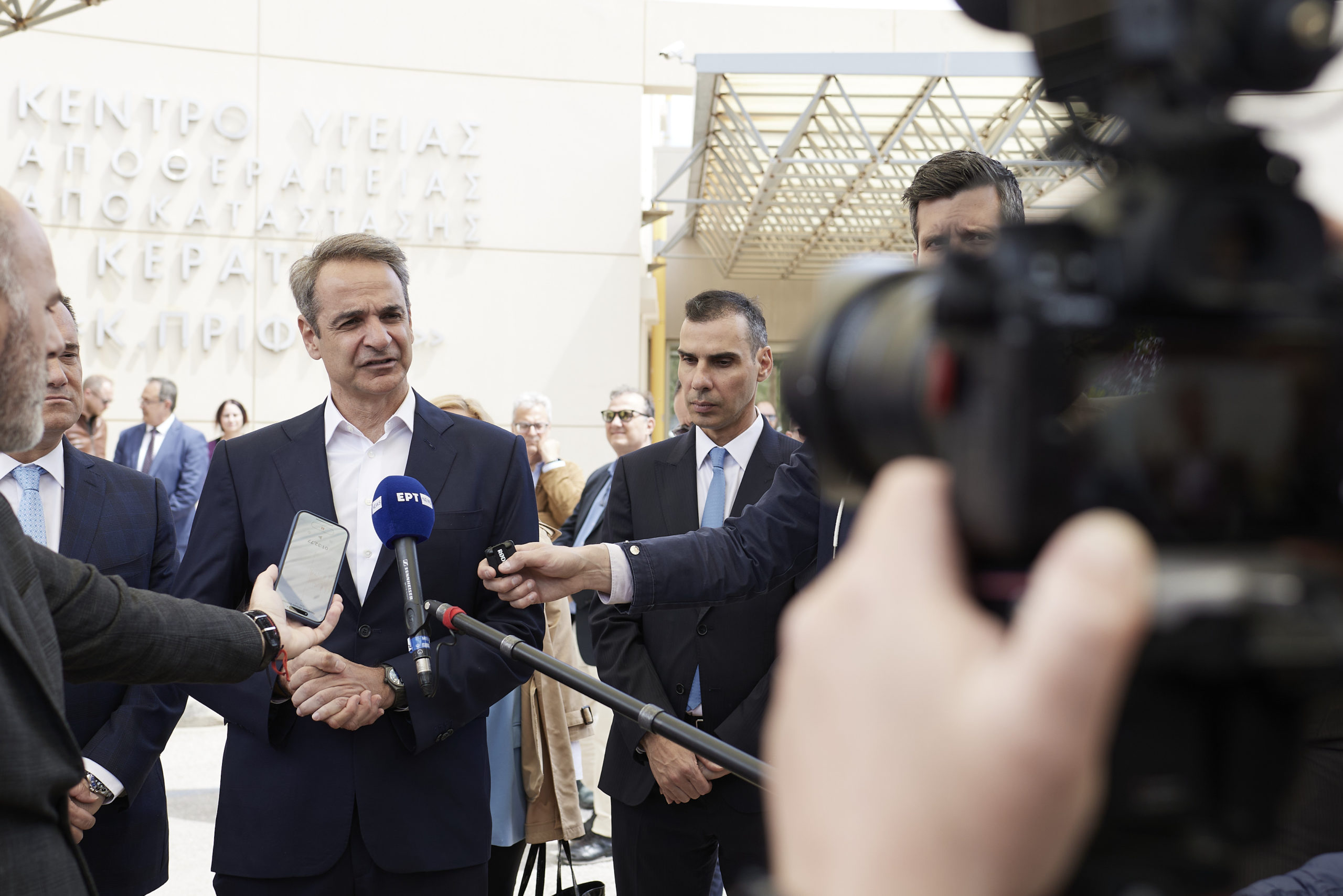 Μητσοτάκης: Επίσκεψη σε Κέντρο Αποκατάστασης στην Κερατέα – «Δεν έχει να ζηλέψει σε τίποτα τα μεγάλα ιδιωτικά κέντρα»