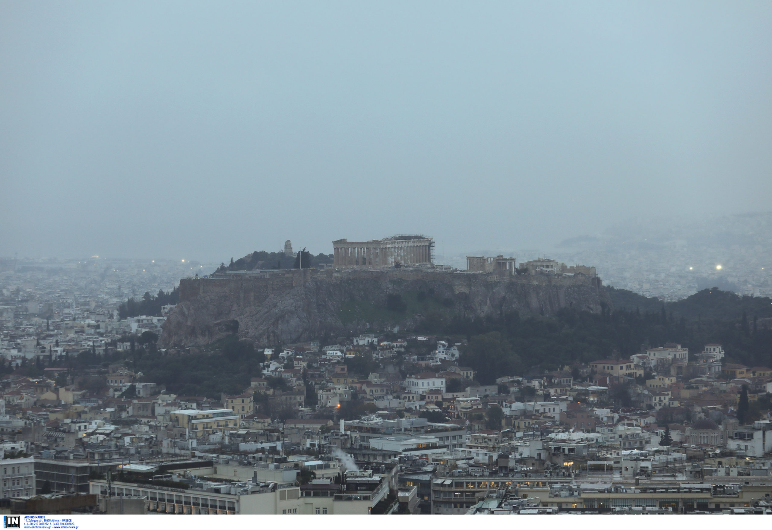 Κακοκαιρία INES: «Τριπλό κοκτέιλ» με καταιγίδες, ισχυρούς ανέμους και αφρικανική σκόνη σήμερα – Ποιες περιοχές επηρεάζονται