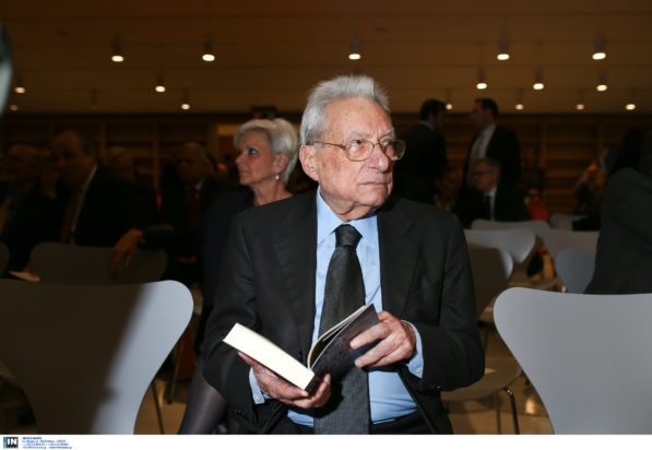 Πέτρος Μολυβιάτης: Πέθανε ο πρώην υπουργός Εξωτερικών