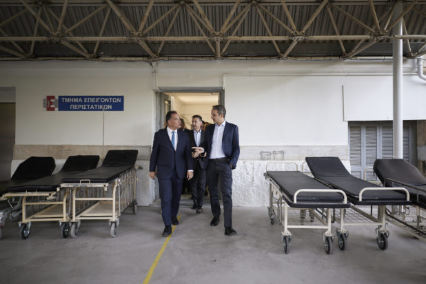 Επίσκεψη Μητσοτάκη - Γεωργιάδη στον Ευαγγελισμό