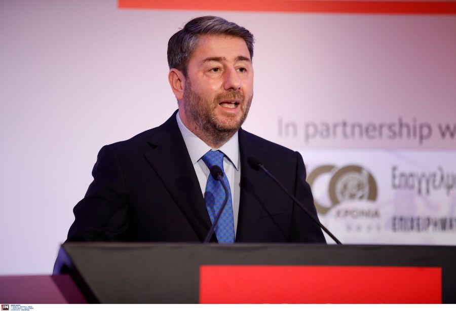 Ανδρουλάκης: Οι 9 προτάσεις του ΠΑΣΟΚ για ανταγωνιστικές μικρομεσαίες επιχειρήσεις