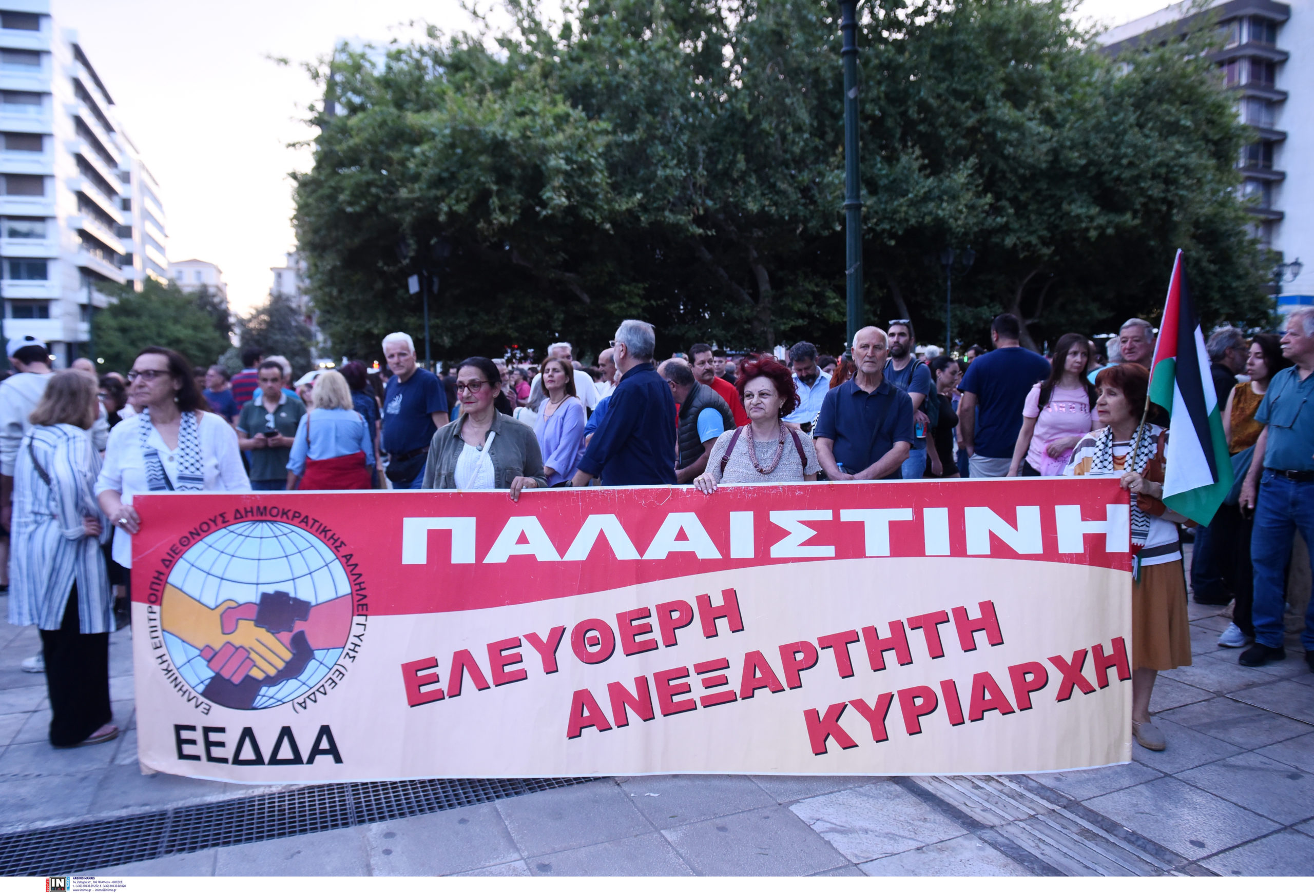 Συναυλία αλληλεγγύης στον Παλαιστινιακό λαό στο Σύνταγμα: «Είμαστε εδώ για να μπορέσουμε να κοιτάξουμε στα μάτια τα παιδιά μας»