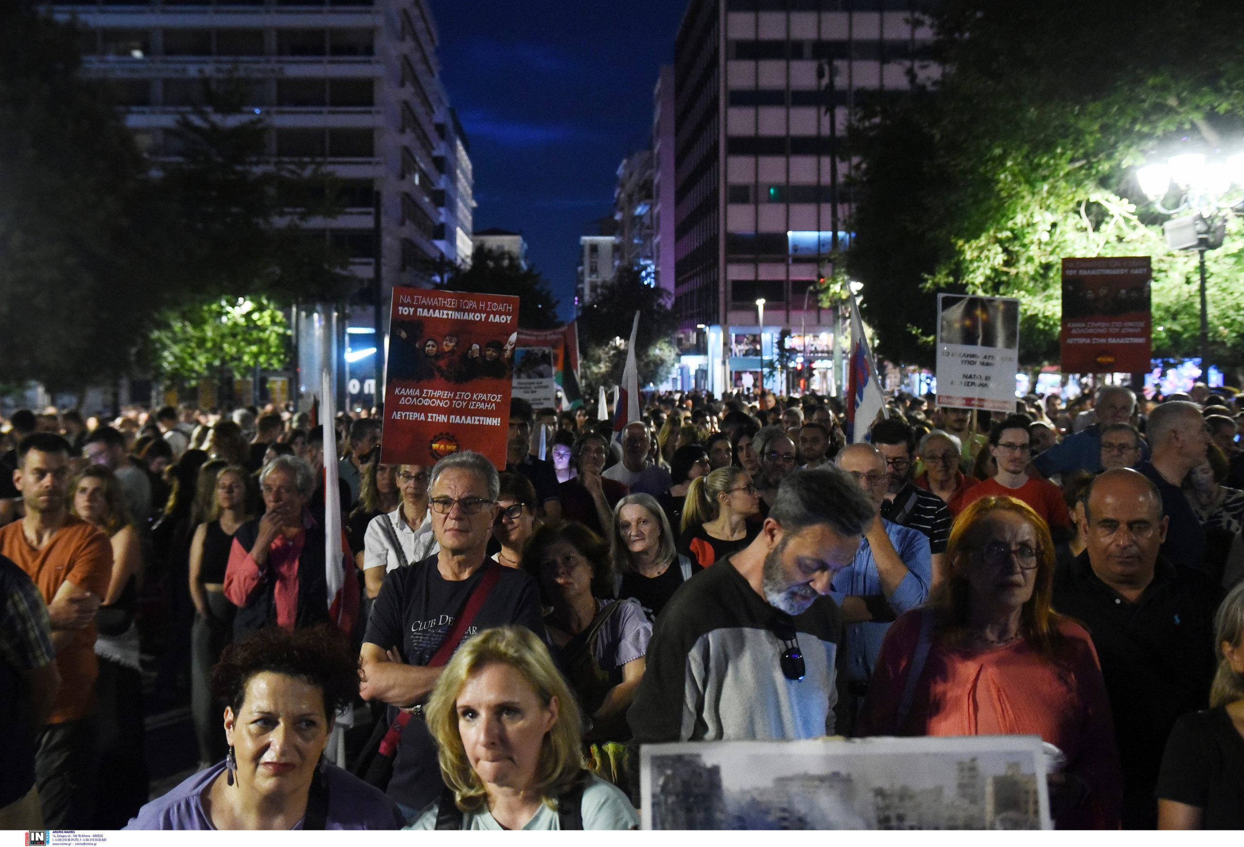 Συναυλία αλληλεγγύης στον Παλαιστινιακό λαό στο Σύνταγμα: «Είμαστε εδώ για να μπορέσουμε να κοιτάξουμε στα μάτια τα παιδιά μας»
