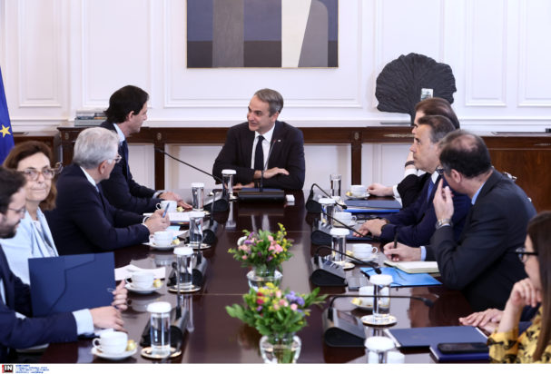 ΣΥΝΑΝΤΗΣΗ ΤΟΥ ΠΡΩΘΥΠΟΥΡΓΟΥ ΚΥΡΙΑΚΟΥ ΜΗΤΣΟΤΑΚΗ ΜΕ ΤΟΝ ΕΠΙΤΡΟΠΟ ΚΛΙΜΑΤΟΣ ΜΗΔΕΝΙΚΟΥ ΙΣΟΖΥΓΙΟΥ ΕΚΠΟΜΠΩΝ ΚΑΙ ΚΑΘΑΡΗΣ ΑΝΑΠΤΥΞΗΣ ΤΗΕ ΕΕ WOPKE HEOKSTRA