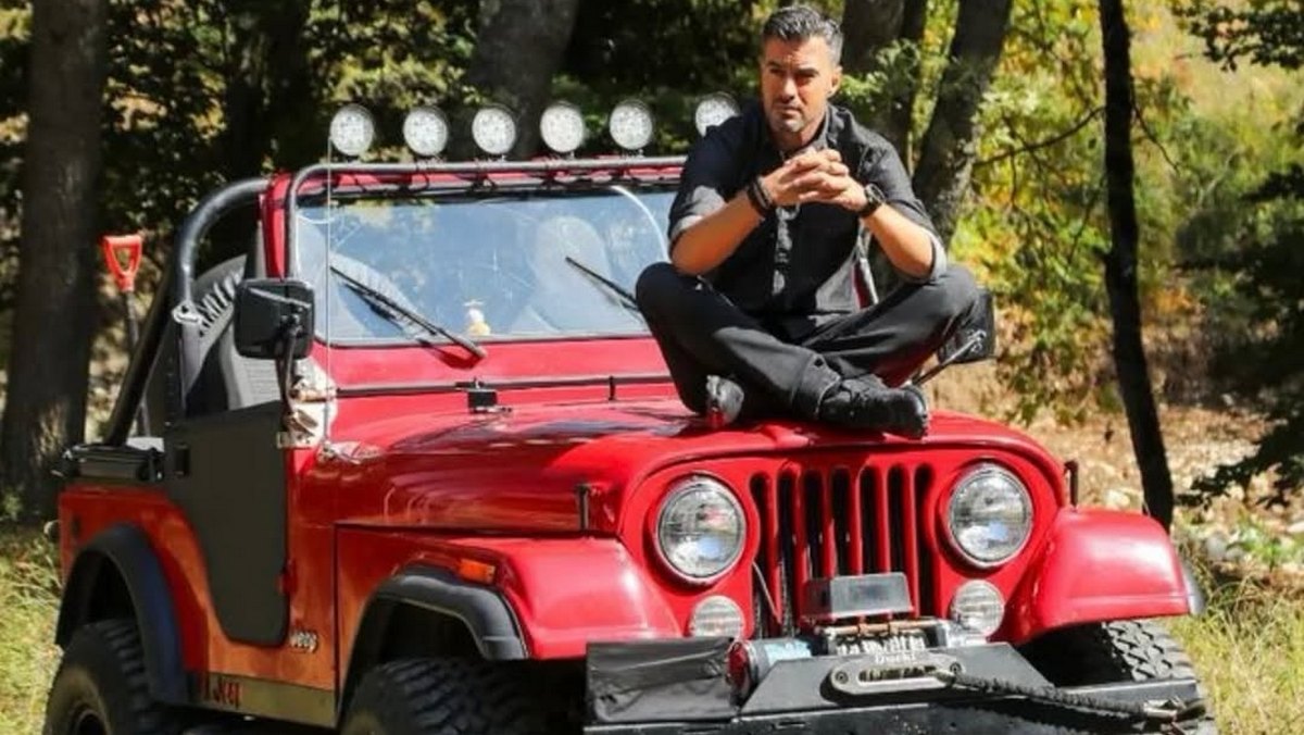 Γιάννης Τσιμιτσέλης: Παραλίγο να πέσει θύμα της 38χρονης με τα «μαϊμού» ταξίδια – «Ήταν να μπλέξω με την ιστορία με τα εισιτήρια»