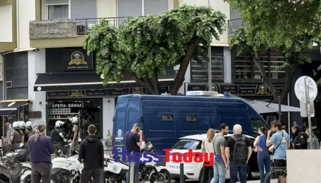 Θεσσαλονίκη: Αστυνομική επιχείρηση σε σούπερ μάρκετ έπειτα από «εισβολή» διαμαρτυρόμενων για την ακρίβεια – 15 προσαγωγές