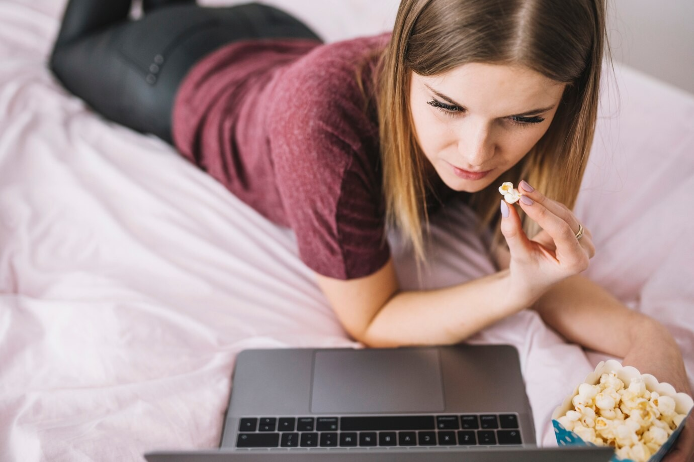 8 μοναδικά γνωρίσματα των ανθρώπων που συγκινούνται εύκολα από την μουσική και τις ταινίες. Φωτογραφία: Freepik