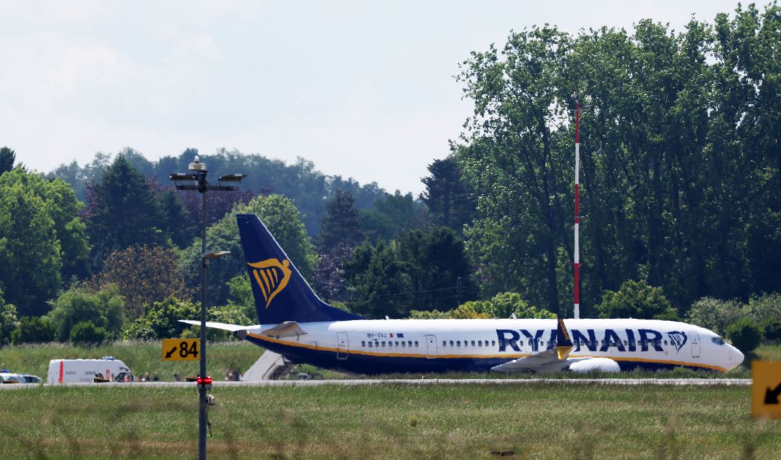 ΣΑΡΛΕΡΟΥΑ ΑΕΡΟΠΛΑΝΟ