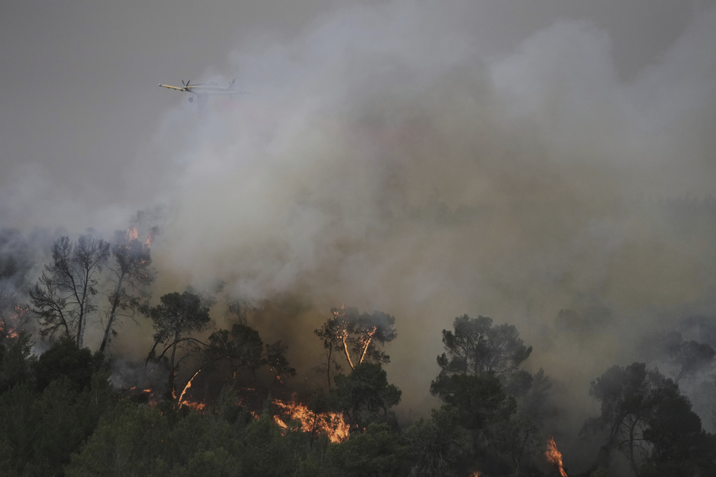 Εμανουέλ Μακρόν: «Πλήρης αλληλεγγύη προς τον ισραηλινό λαό που αντιμετωπίζει φοβερές πυρκαγιές»