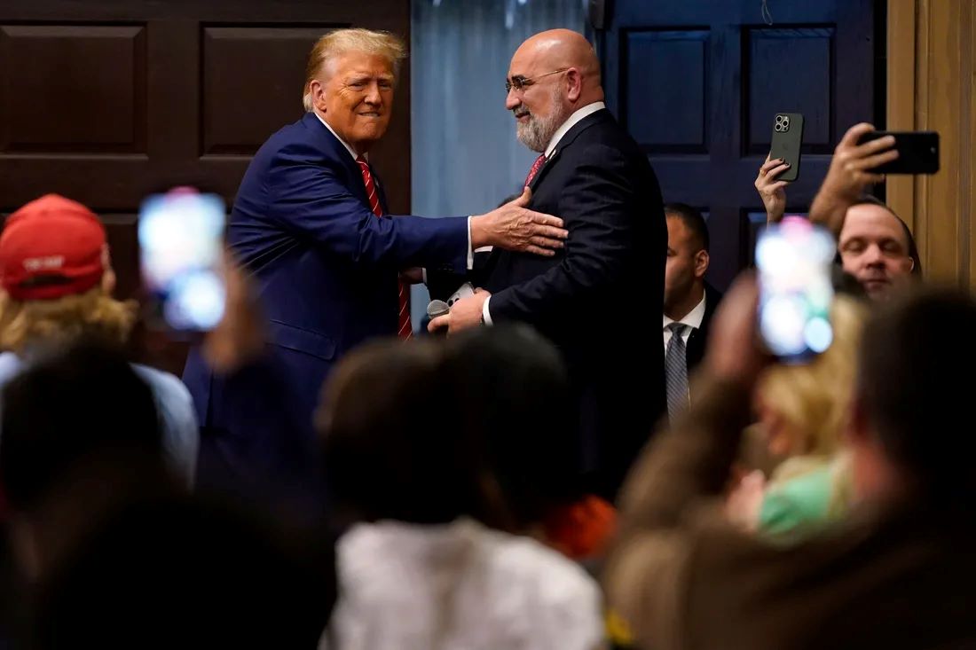 Politico: Ο στρατηγικός σύμβουλος του Τραμπ προσπαθεί να «ρίξει» τον Έντι Ράμα – Επιχειρεί την επιστροφή του Μπερίσα στην εξουσία