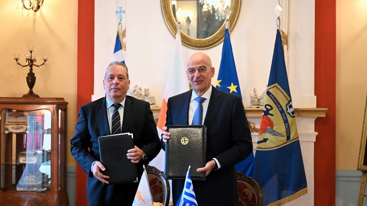 Μνημόνιο συνεργασίας Ελλάδας και Κύπρου για προγράμματα Έρευνας και Ανάπτυξης – Η ανάρτηση Δένδια