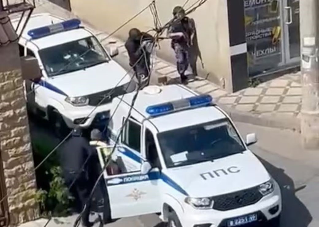 Ρωσία: Νεκροί τρεις αστυνομικοί έπειτα από ένοπλη επίθεση στο Νταγκεστάν – Τραυματίστηκαν ακόμη 4 άτομα