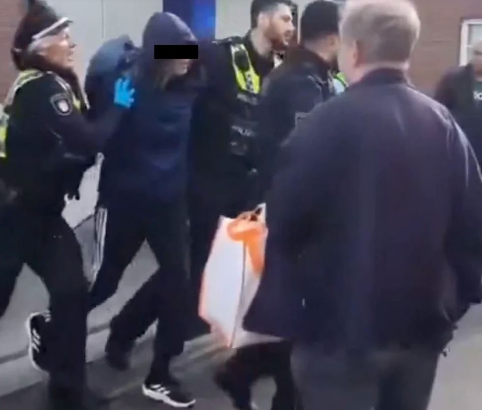 Γερμανία: «Σαφείς ενδείξεις ψυχικής νόσου» παρουσιάζει η ύποπτη για την επίθεση στο Αμβούργο, λέει η αστυνομία