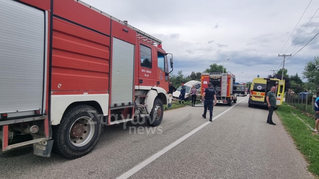 Τροχαίο-σοκ στην Καλαμπάκα: Ένας νεκρός κι ένας τραυματίας σε σφοδρή σύγκρουση δύο αυτοκινήτων – ΦΩΤΟ