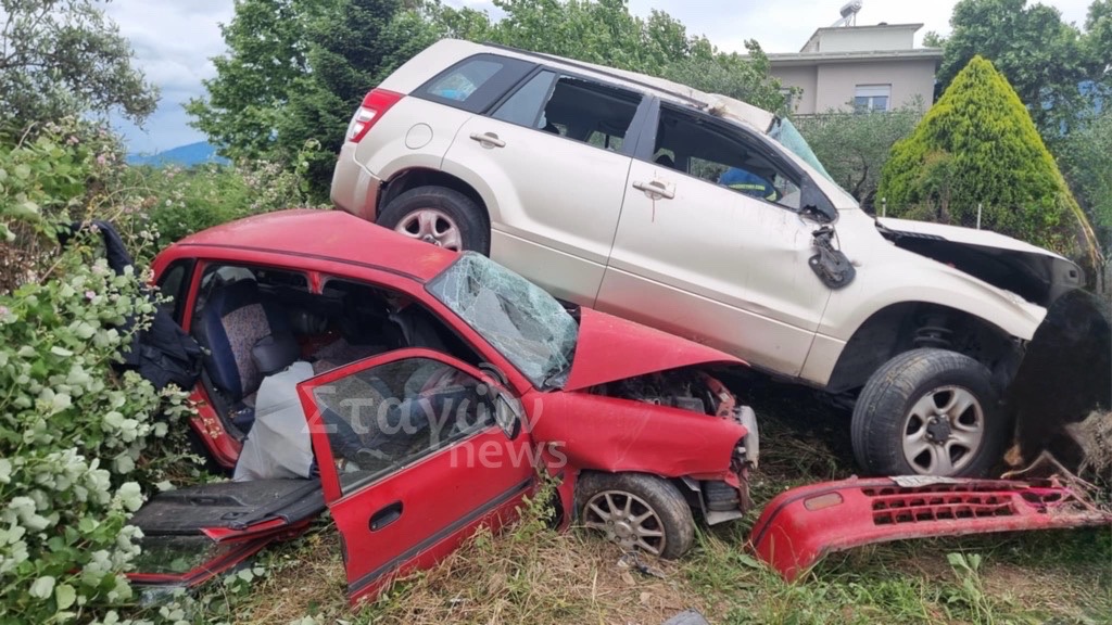 Τροχαίο-σοκ στην Καλαμπάκα: Ένας νεκρός κι ένας τραυματίας σε σφοδρή σύγκρουση δύο αυτοκινήτων – ΦΩΤΟ