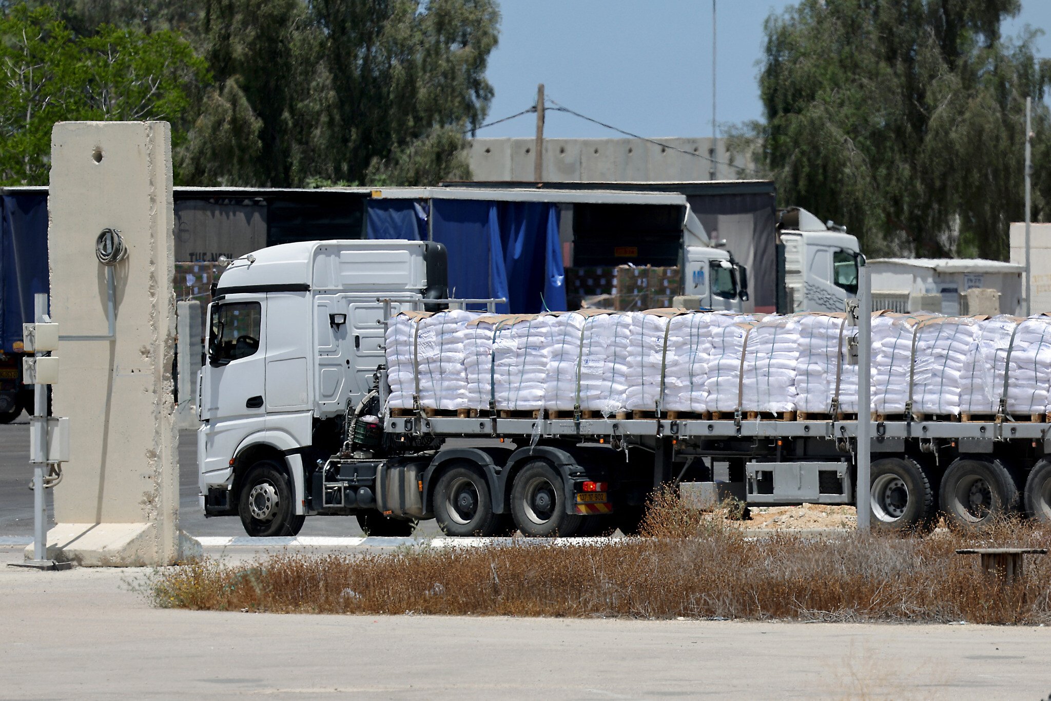 Γάζα: Το Ισραήλ ανακοίνωσε την είσοδο 93 φορτηγών με ανθρωπιστική βοήθεια του ΟΗΕ