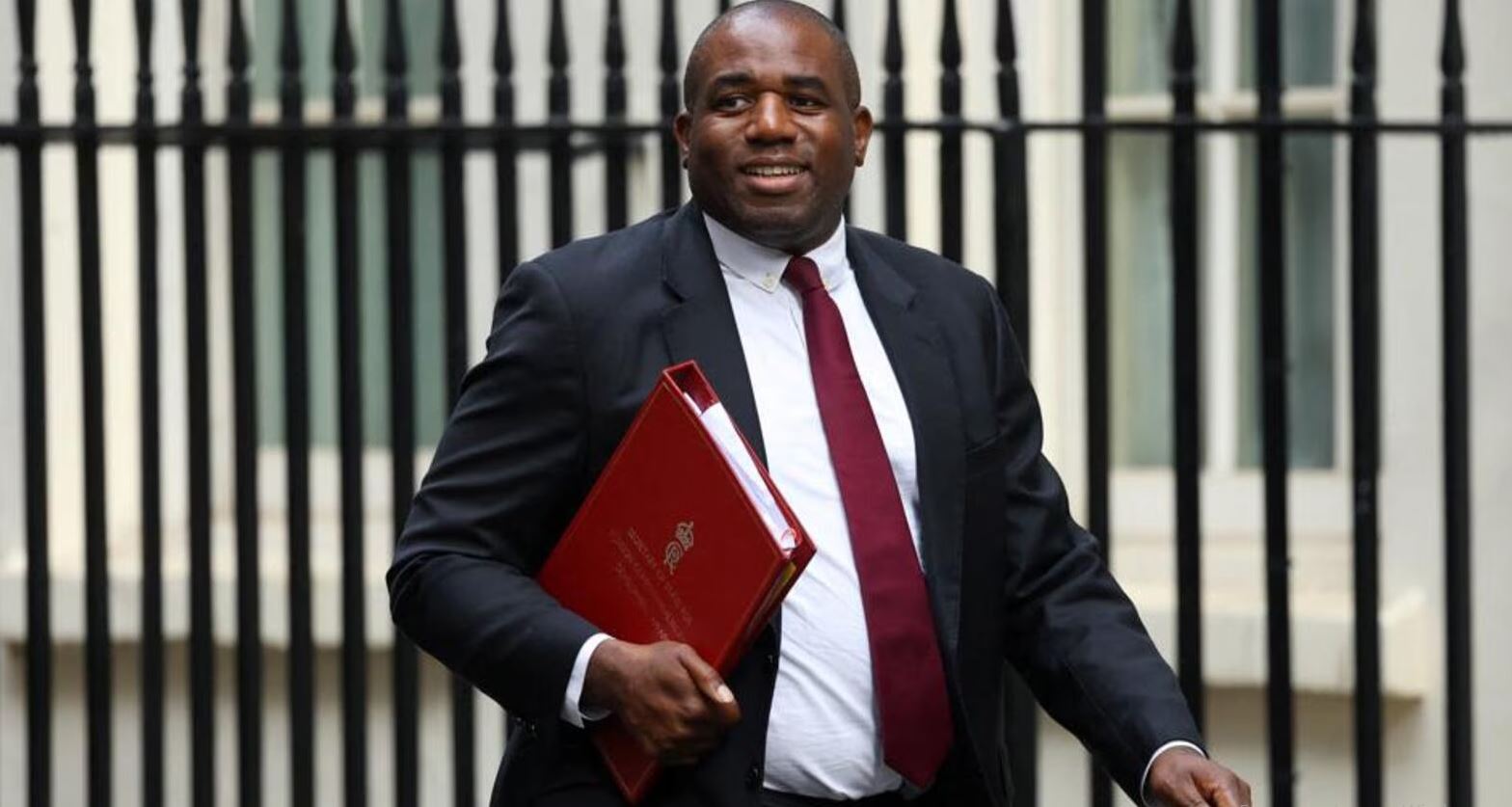 Βρετανία: Παγώνει τις διαπραγματεύσεις για συμφωνία ελεύθερου εμπορίου με το Ισραήλ – Διαμαρτύρεται στην Ισραηλινή πρέσβειρα για τις επιχειρήσεις στη Γάζα