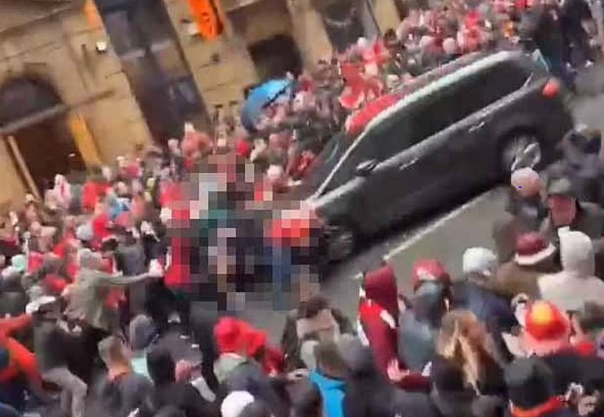 Βρετανία: Απαγγέλθηκαν κατηγορίες στον οδηγό που έπεσε πάνω στο πλήθος στο Λίβερπουλ