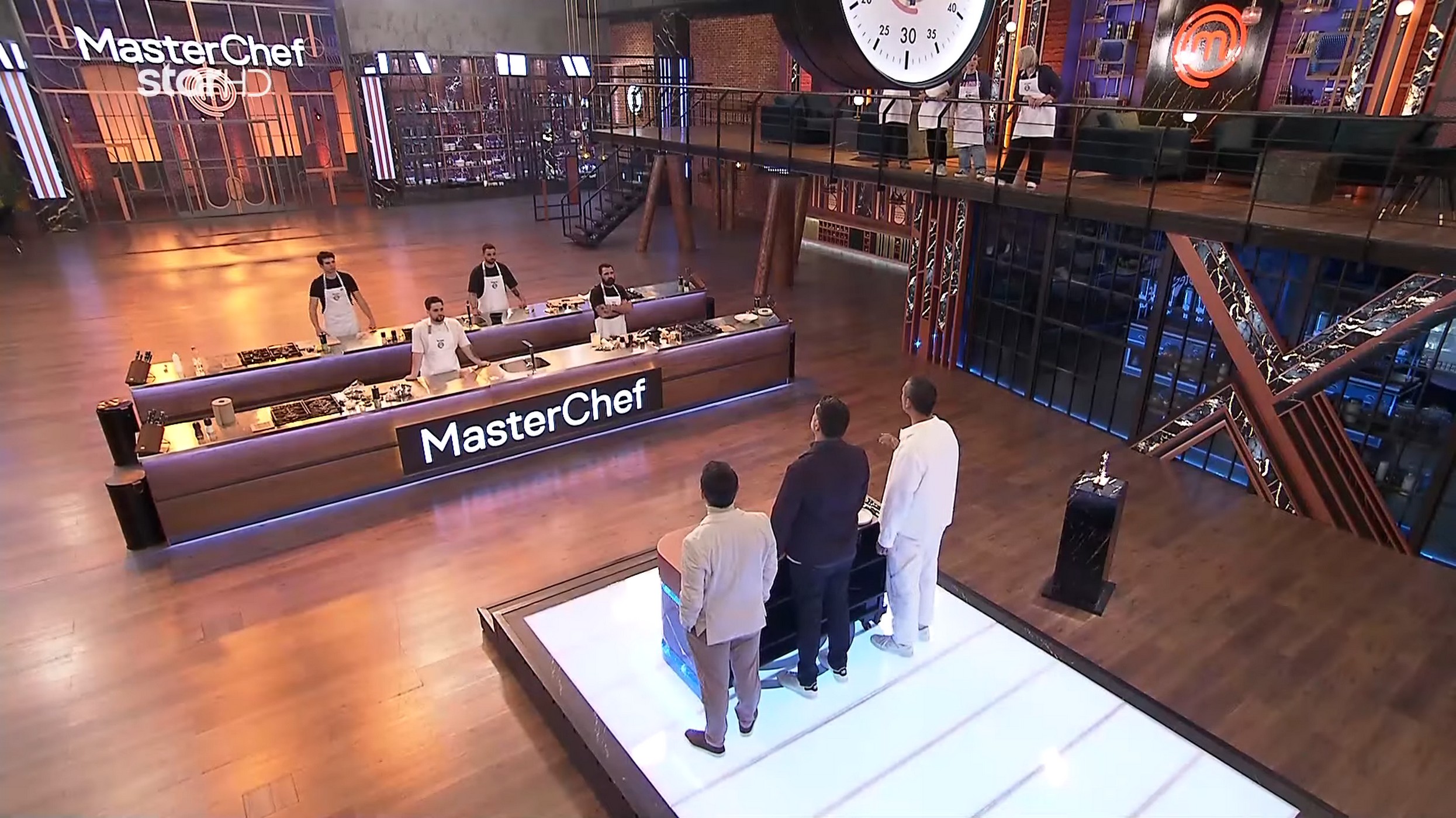 MasterChef 2025: Αυτός είναι ο παίκτης που φόρεσε «μαύρη ποδιά» – Εντυπωσίασε ξανά ο Νέστορας