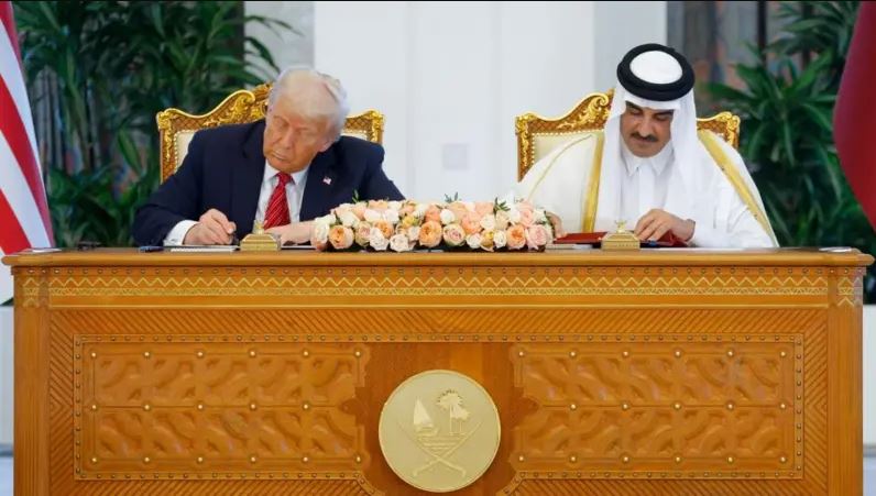 Τραμπ: Υπέγραψε συμφωνία για πώληση 160 αεροσκαφών της Boeing στην Qatar Airways – Η φαντασμαγορική υποδοχή στο Κατάρ